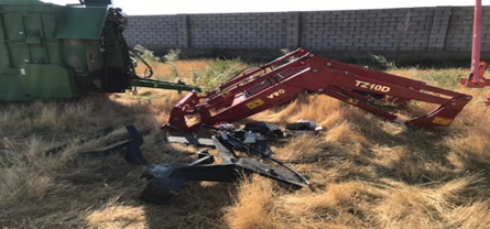 Погрузчик навесной фронтальный «Универсал 800R» (БРС к трактору, БРС РО) г/п 1500 кг. (с усиленными гидро), вилы универсальные, вилы с/х, ковш 0,8 м3 Серийный номер 11877