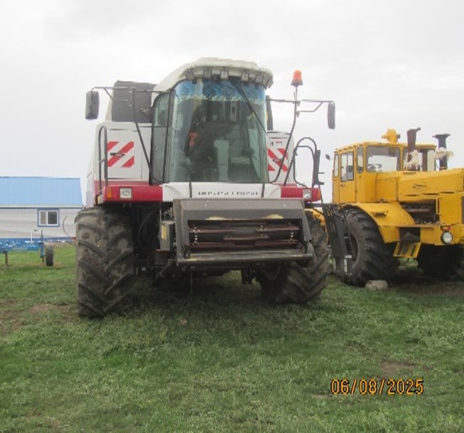 ACROS 550KZ Self-Propelled Grain Combine Harvester with IRS, with ZZT-9 Conveyor Grain Header, EGR, Serial Number ACROS 550KZ 000528