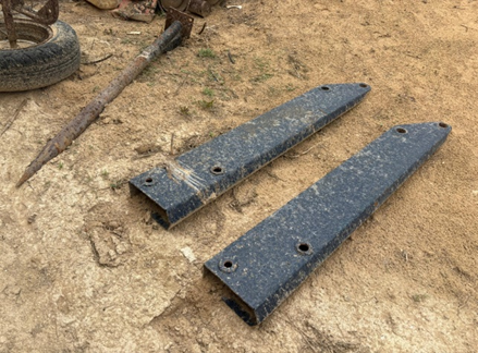 Forks with adjustable spike Serial number: 18355